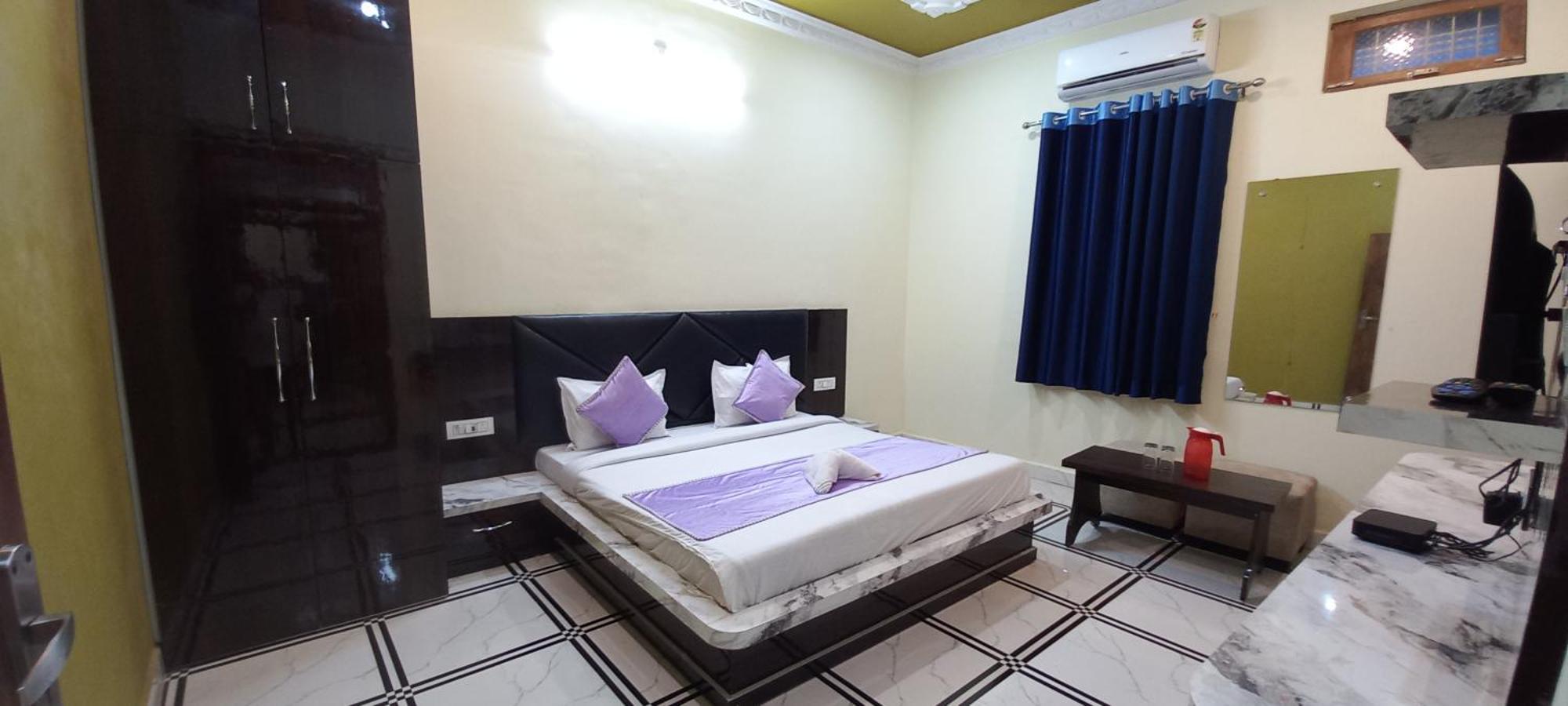 Hotel Siyaram Palace Órcsha Kültér fotó